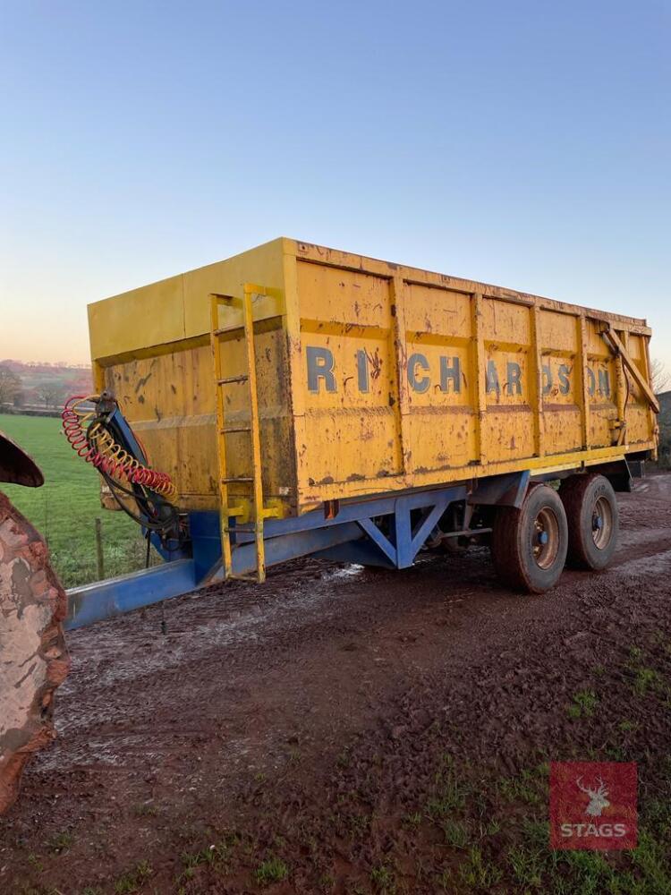 LARRINGTON 14T GRAIN TRAILER