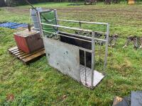 DE-HORNING CRATE - 10