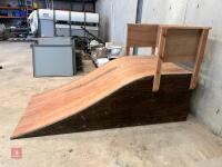 SKATEBOARD RAMP - 6