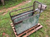 CALF DE-HORNING CRATE - 7