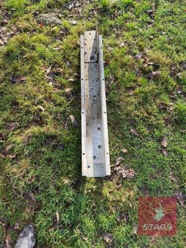 1 GALVANISED UPRIGHTS