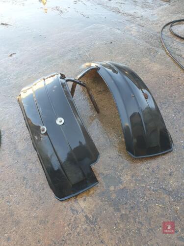 2 MASSEY FERGUSON 5455 MUDGUARDS