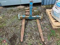 3PNT LINKAGE PALLET FORKS (48)