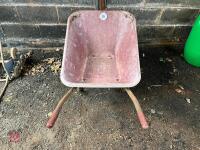WHEELBARROW (29) - 2