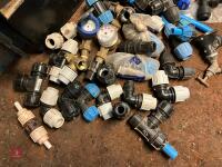 LARGE QTY OF PIPE FITTINGS (21) - 10