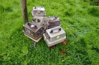 4 HOTLINE/1 GALV ELECTRIC FENCE UNITS - 3