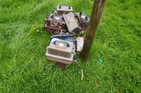 4 HOTLINE/1 GALV ELECTRIC FENCE UNITS - 4