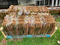 160 TRIPLE ROMAN CLAY TILES (39) - 14