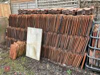 APPROX 1000 DOUBLE ROMAN CLAY TILES (47) - 7