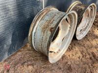 30'' FRONT TRACTOR RIMS (S/R) - 6