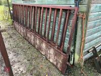 4 HD CATTLE FEED BARRIERS - 2