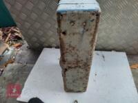 FORD 100 SERIES TOOL BOX - 3