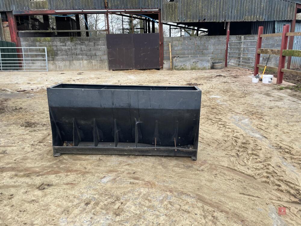 1 BLACK PIG FEEDER