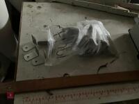 BAG OF SS CORNER BRACKETS - 2