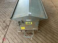 IAE 8' GALVANISED SHEEP CREEP FEEDER (1) - 10