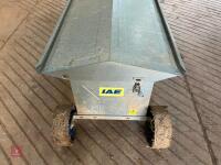 IAE 8' GALVANISED SHEEP CREEP FEEDER (1) - 11