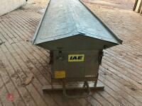 IAE 8' GALVANISED SHEEP CREEP FEEDER (2) - 4