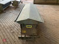 IAE 8' GALVANISED SHEEP CREEP FEEDER (4) - 2