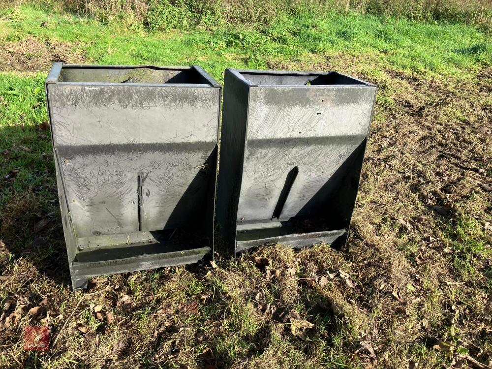 2 PLASTIC PIG FEEDERS