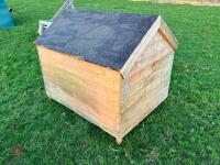 4' X 3' 3'' DOG KENNEL (1) - 4