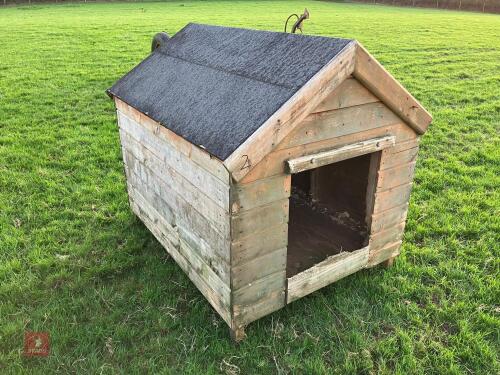 4' X 3' 3'' DOG KENNEL (2)