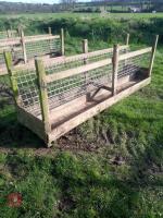 SHEEP WALK-THRU FEEDER