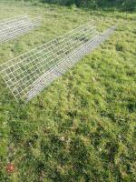 V-SHAPED HAYRACK MESH