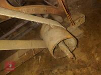 HEAVY DUTY SAW BENCH - 5