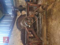 HEAVY DUTY SAW BENCH - 6