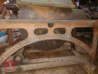 HEAVY DUTY SAW BENCH - 8