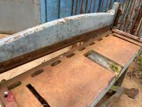 LARGE STAND CUT METAL GUILLOTINE