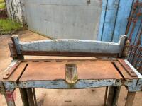 LARGE STAND CUT METAL GUILLOTINE - 4