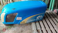 NEW HOLLAND TL100A BONNET - 2