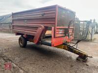 SR NEW HOLLAND TRAILED FEEDER WAGON - 18