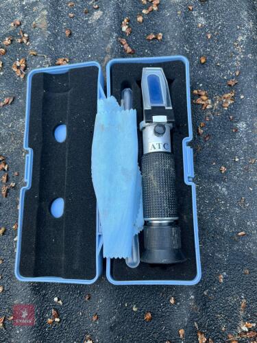 COLOSTRUM MILK REFRACTOMETER