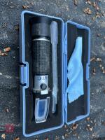 COLOSTRUM MILK REFRACTOMETER - 3