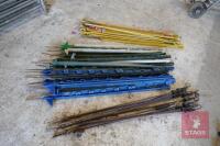 25 PLASTIC ELECTRIC FENCING STAKES - 2