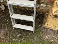 ALUMINIUM STEP LADDER - 4