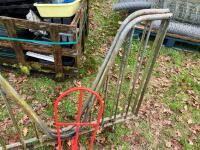 2 ANTI WEAVE BARS & SADDLE RACK - 4