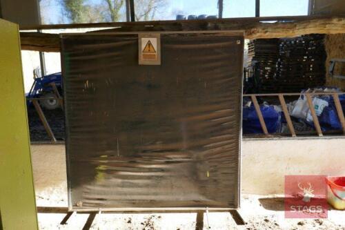 2 PORTABLE WELDING SCREENS