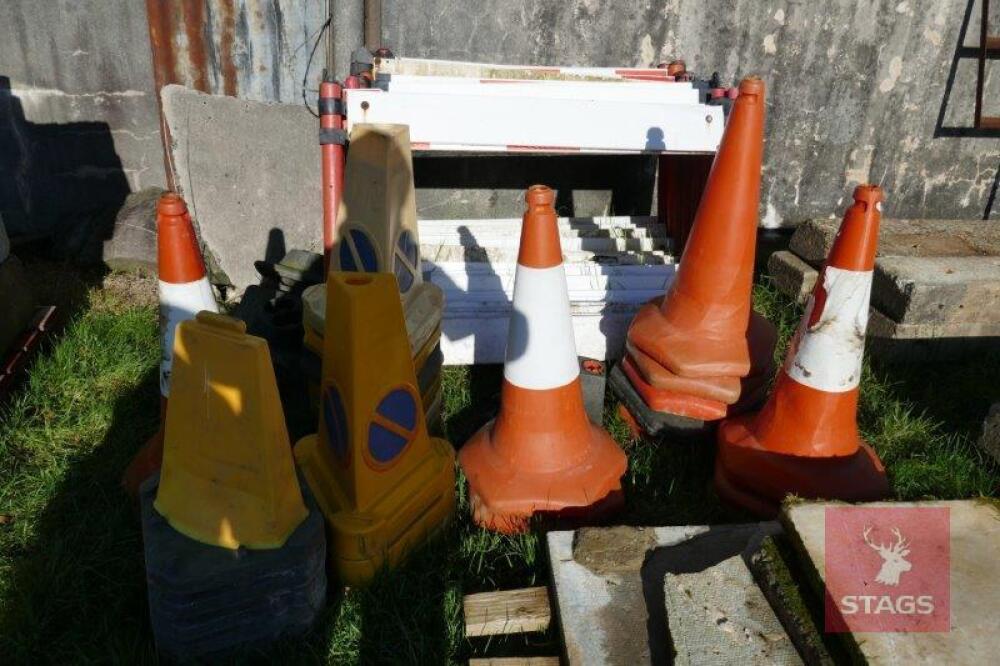 6 ROAD WORK BARRIER (MAKE SQUARES)