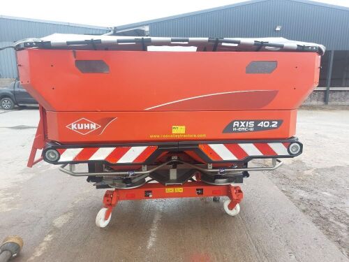 2017 KUHN AXIS 40.2 H-EMC-W FERT SPINNER