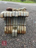 SET OF CLASS TRACTOR WEIGHT - 2