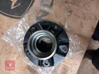 2 X CASE 2WD FRONT HUBS - 2