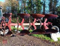 MASSEY FERGUSON 715 4' REV PLOUGH (S/R) - 6