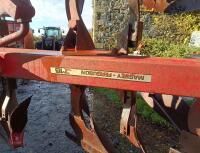 MASSEY FERGUSON 715 4' REV PLOUGH (S/R) - 8