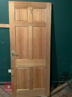 HARDWOOD DOOR WITH HANDLE - 3