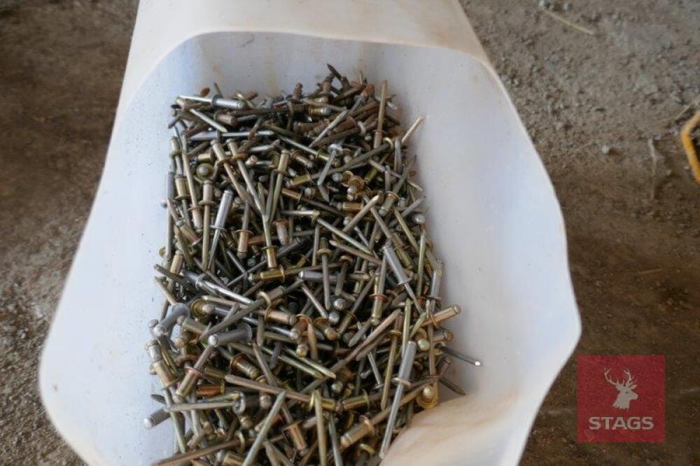 TUB OF POT RIVETS & RIVET GUN