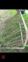 HEAVY DUTY WALL MOUNTED HAY RACK - 3