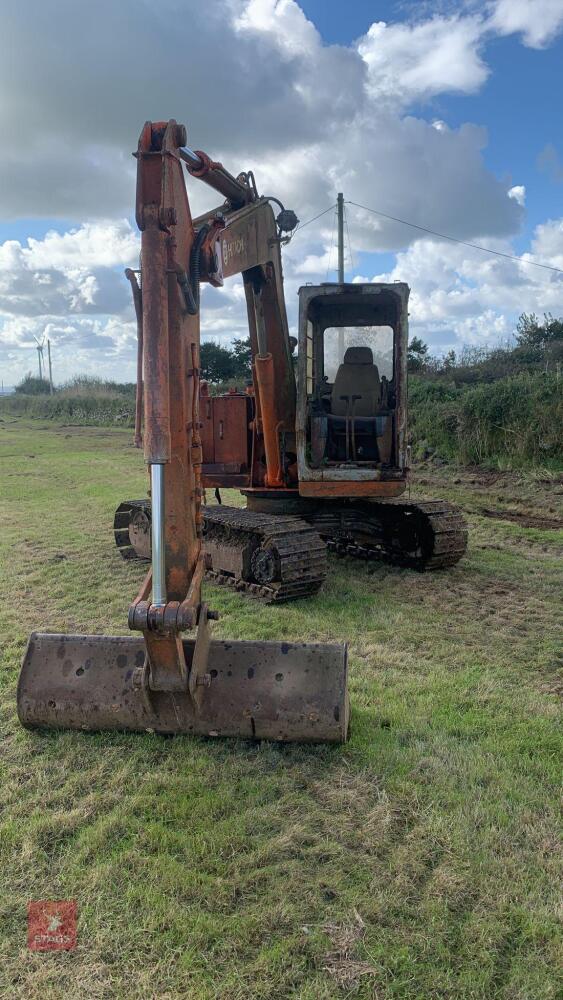 HITACHI EX60 6T EXCAVATOR